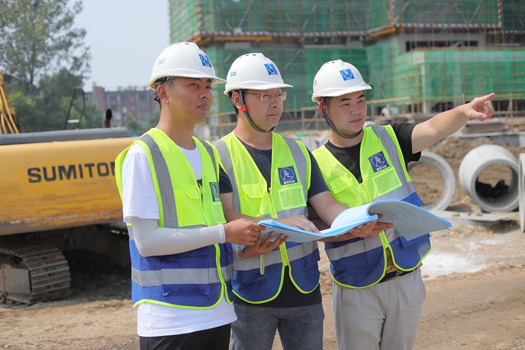 �����ڸ����µ������������¾�